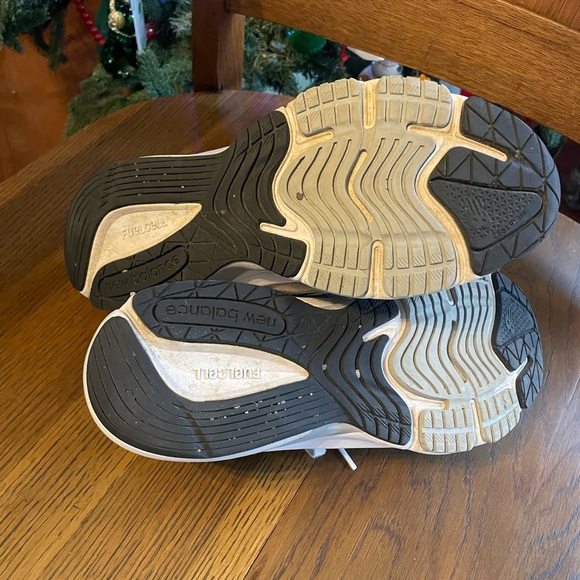 New Balance 990 Running Shoes - Picture 5 of 9